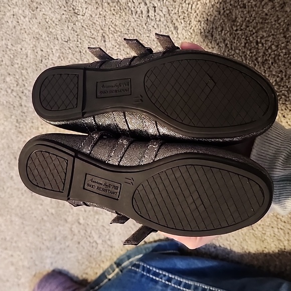 American Eagle shoes with velcro straps size 11.. - Picture 2 of 6